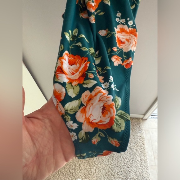 Cupshe Womens One Piece Swimsuit SZ XL Green Floral Scalloped Criss Cross Back - Picture 9 of 12